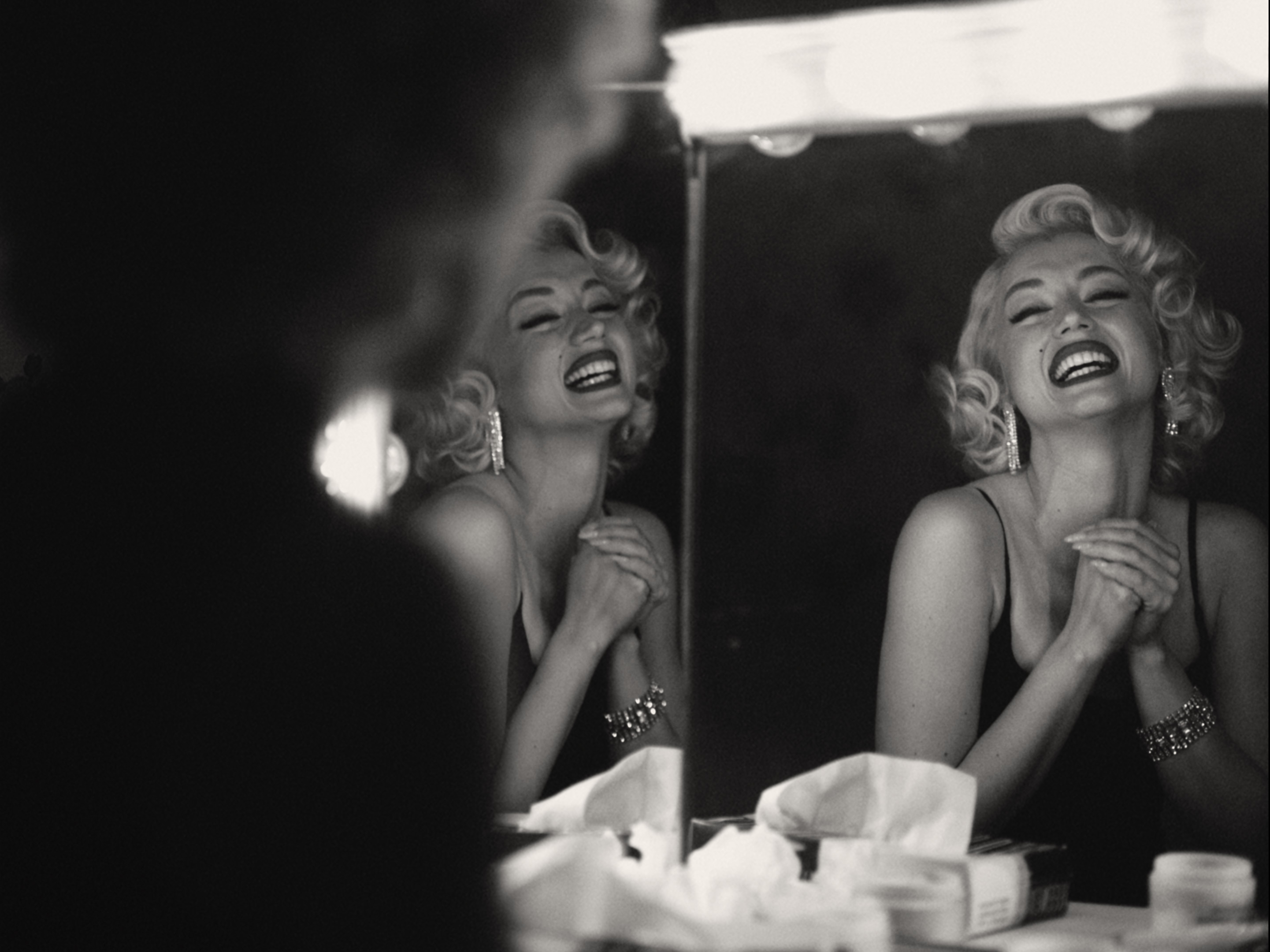 "Blonde” Shows Atomic Brutality, as It Forces a Fire Walk From Marilyn